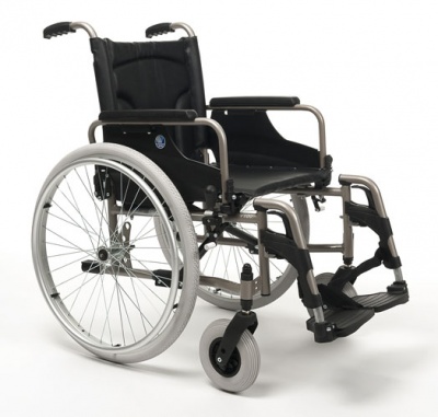 Инвалидное кресло-коляска Vermeiren V100